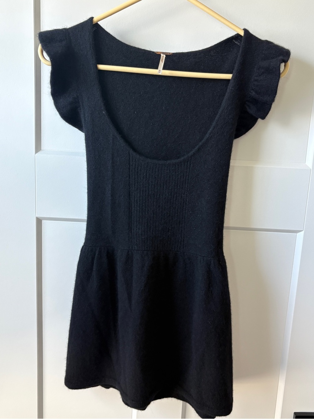 Free People angora/lambswool scoop neck ruffle short sleeve sweater blouse MED
